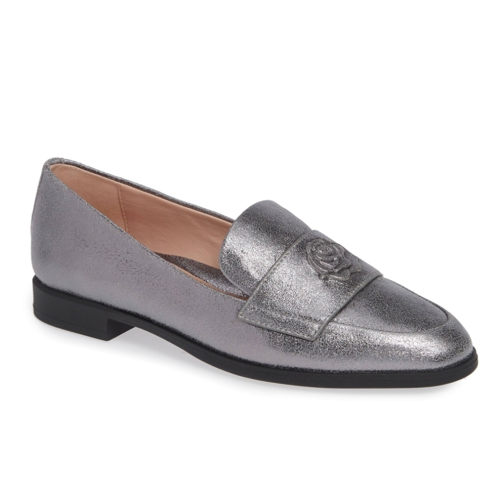 NEW! Taryn Rose Silver Leather Loafers Size 10